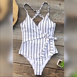 CUPSHE One Piece Swimsuit